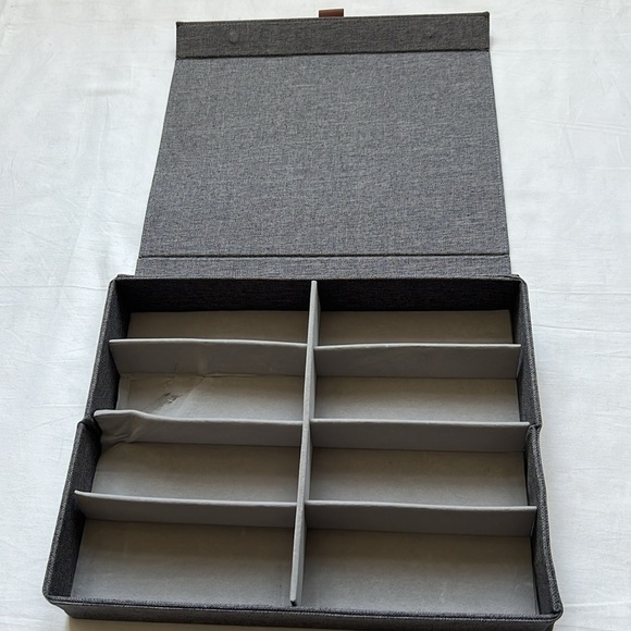 Eyewear Storage Display Case With 8 Slots - Picture 4 of 6